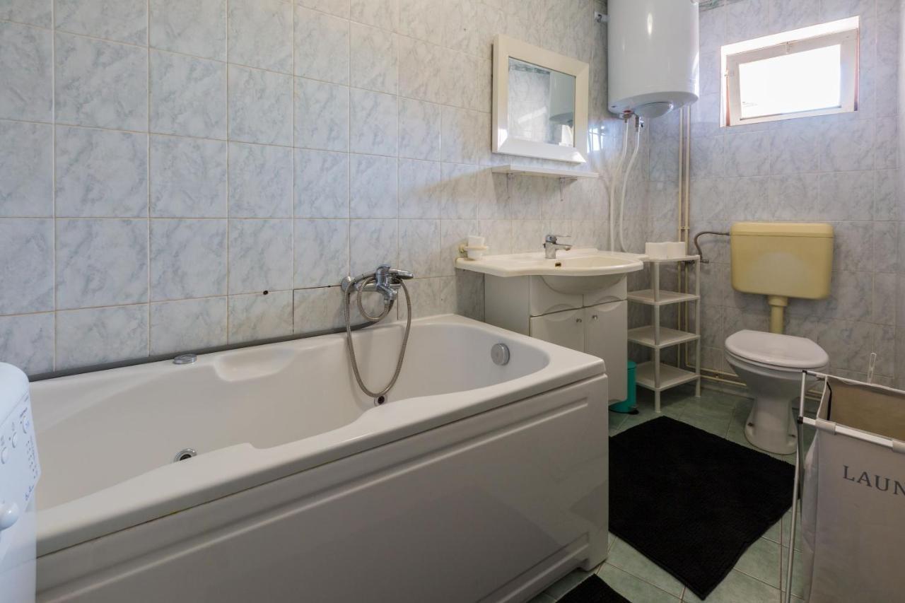 Apartments Kalla Цриквеница Экстерьер фото